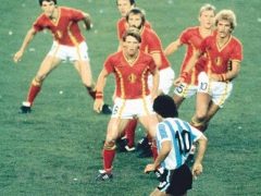 Messi tái hiện khoảnh khắc nổi tiếng của Maradona siêu ngầu