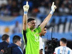 Thủ môn Emiliano Martinez phá kỷ lục cho tuyển Argentina